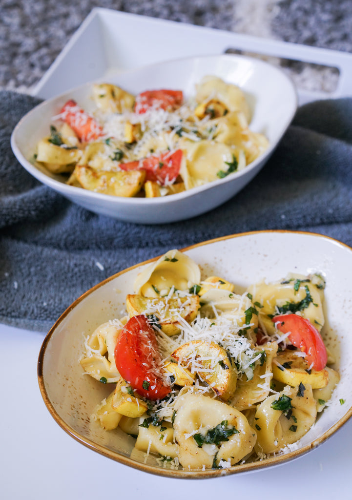 Tuxton Home x Dinnerly: Tortelloni Pesto Primavera with Tomatoes & Summer Squash
